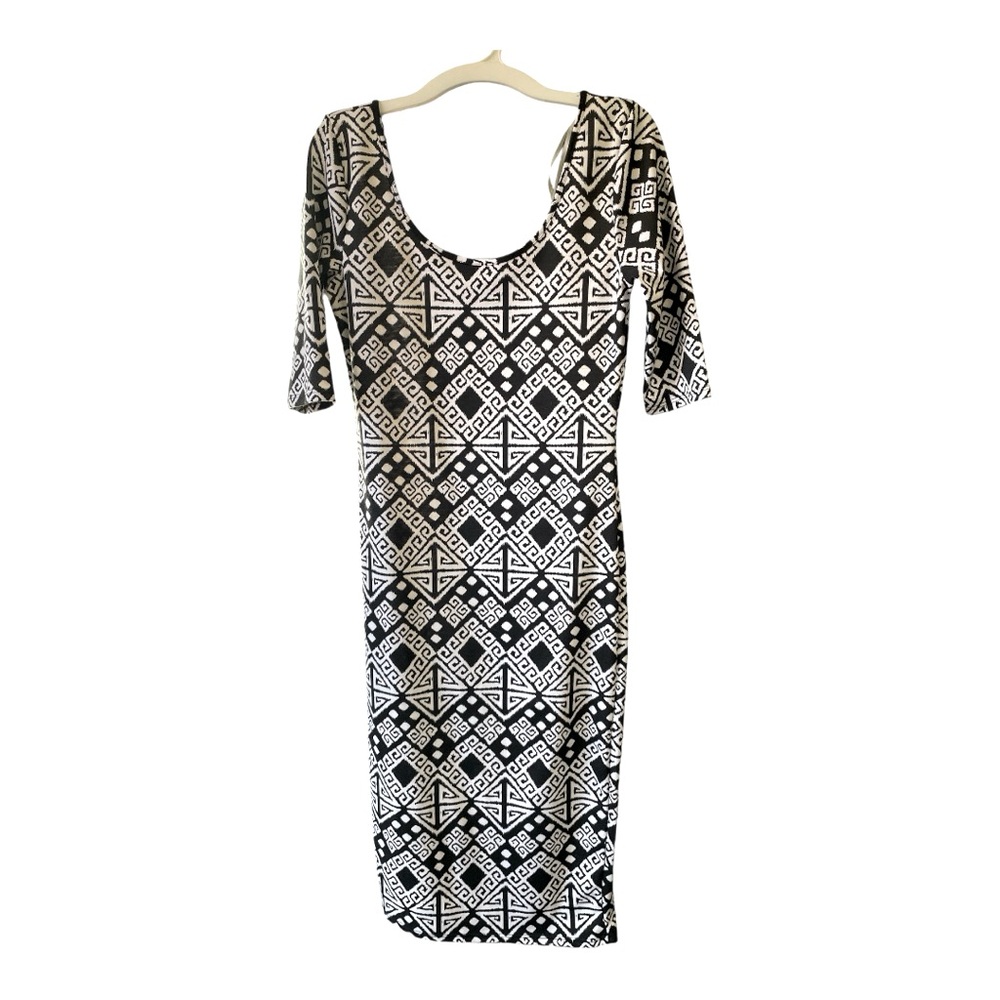 Alloy Black and White Fitted Midi Dress Size Medium